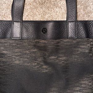 Lululemon bag